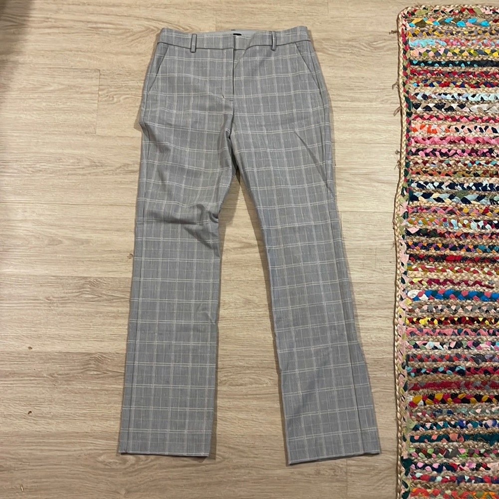 Express plaid dress pants size 6! Ordered wrong size